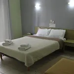 Avra Hotel 2*