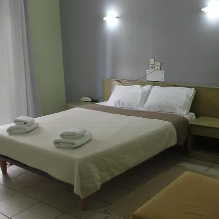 Avra Hotel 2*